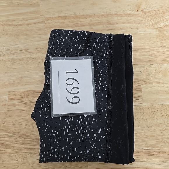 Lululemon Splattered Mesh Overlay Leggings Athletic Pants Black and White Size 4 - Picture 10 of 10